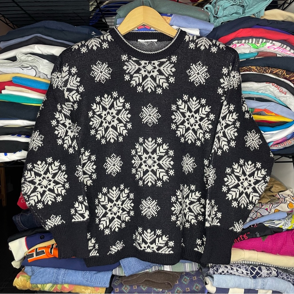 Black Snow Flake Grandma Crewneck Sweater Sz Medium